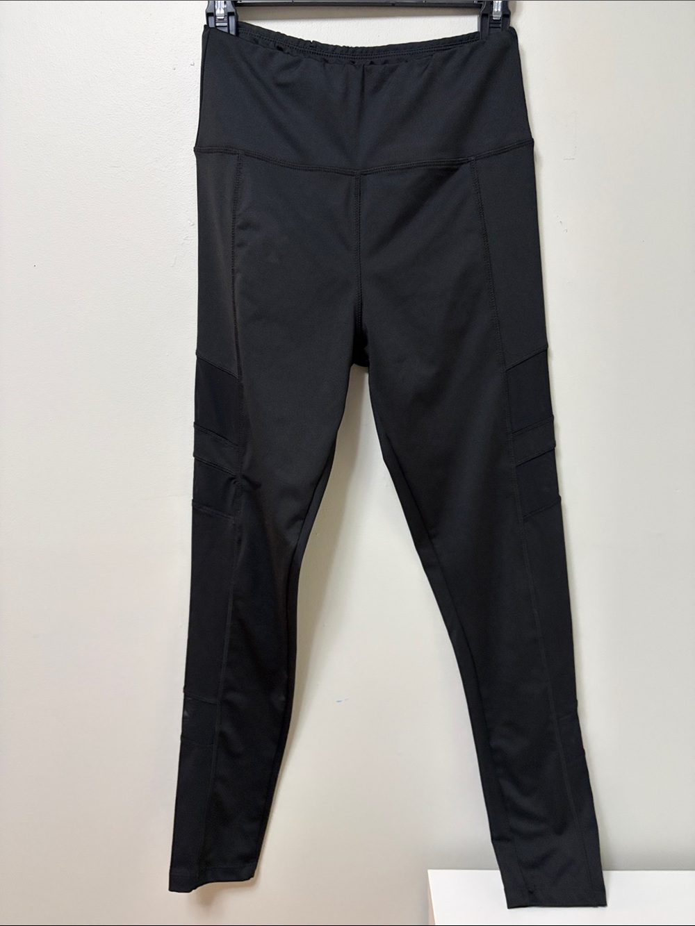 Sam Edelman Black Workout Tights with Side Pockets Size‎ Medium